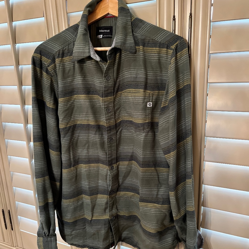 Men's Marmot long sleeve collared shirt.  Size Large.